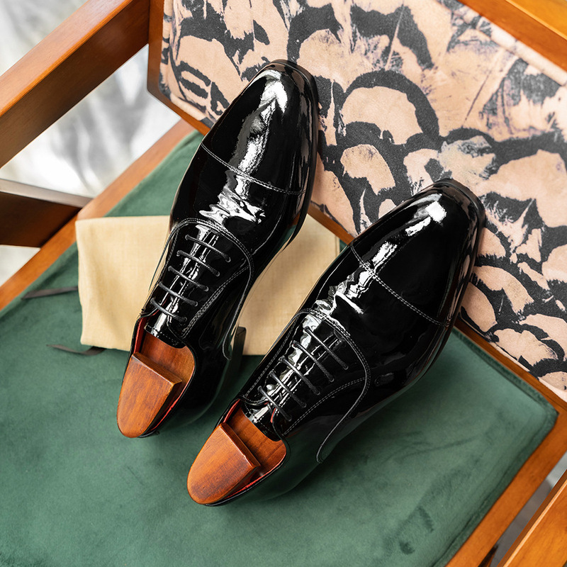 Men'S Style Formal Wear - รองเท้าหนังผู้ชายสไตล์อังกฤษแบบอ็อกซ์ฟอร์ด 3 ชิ้น พร้อมพื้นรองเท้าสีแดง สำหรับชุดทำงาน